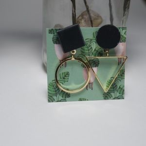 Elegant stud earrings